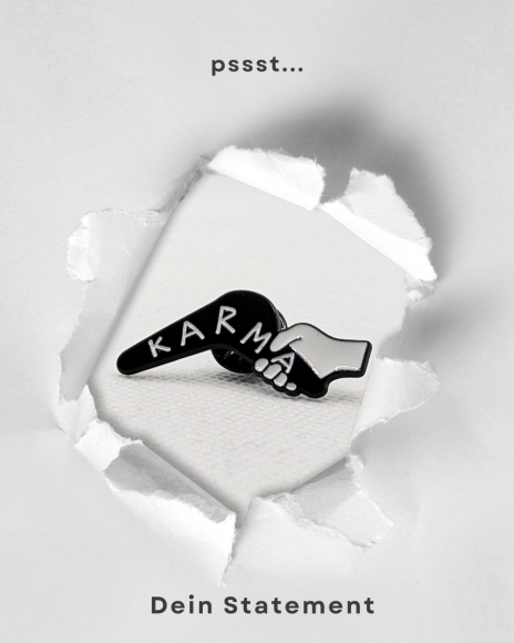 Karma strikes back Boomerang - Pin Anstecker