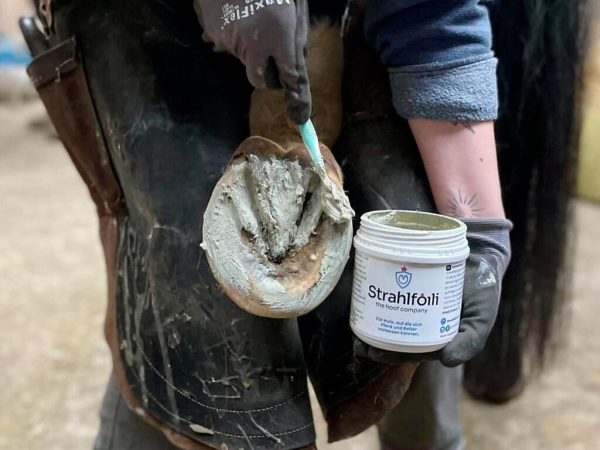 Strahlfoili – 1kg Hufpflege – zur Pflege bei Strahlfäule – für Hufstrahl, die Hufsohle & weiße Linie – unterstützend bei bakteriell belasteten Hufbereichen